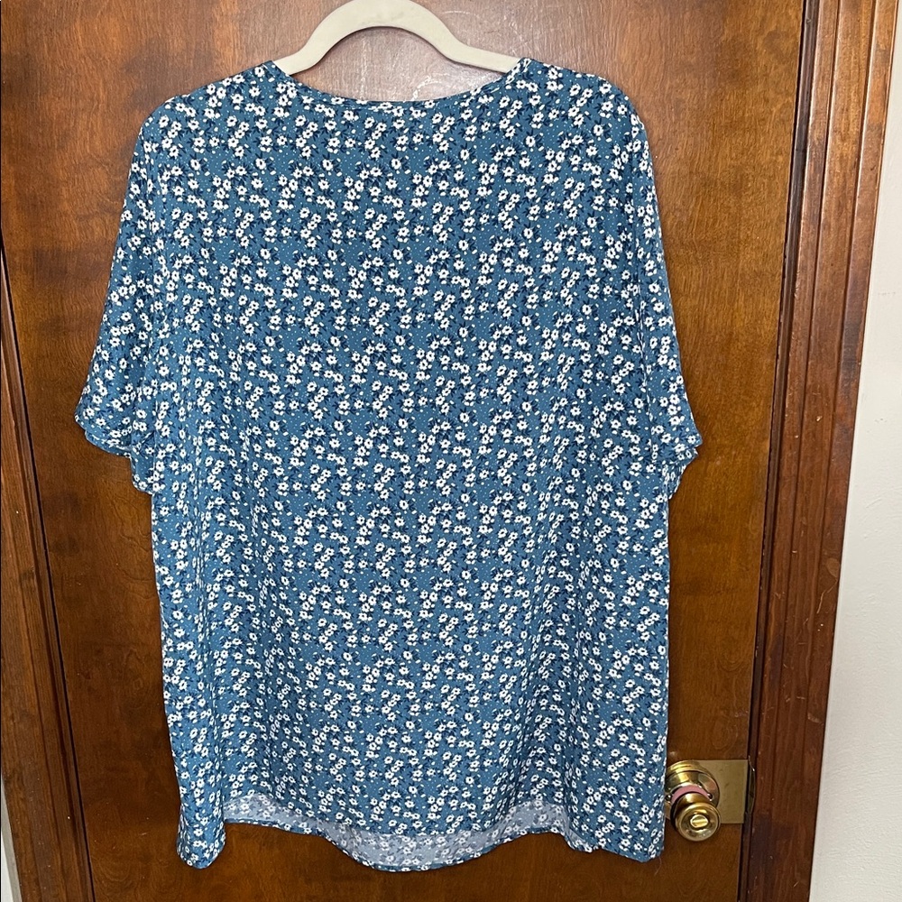 BloomChic Floral Ruffle Sleeve Gathered Round Neck Blouse 1X 14/16 NWT - Picture 5 of 5